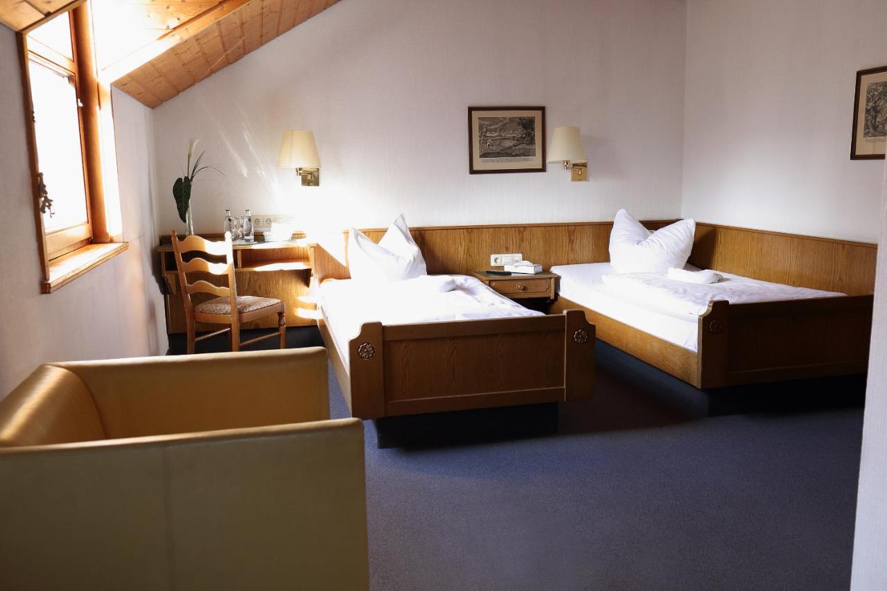 Autobahnraststatte Und Hotel Riedener Wald Ost Hausen  Luaran gambar