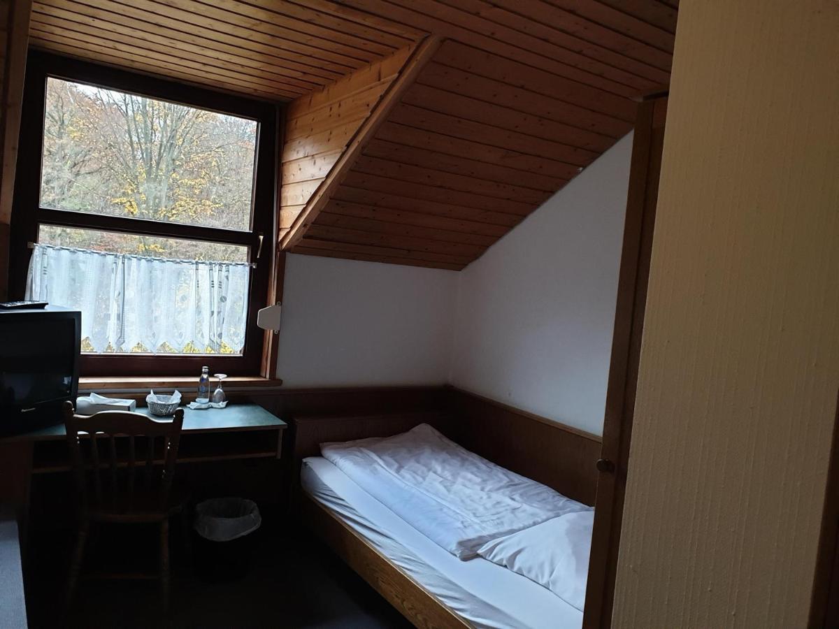 Autobahnraststatte Und Hotel Riedener Wald Ost Hausen  Luaran gambar